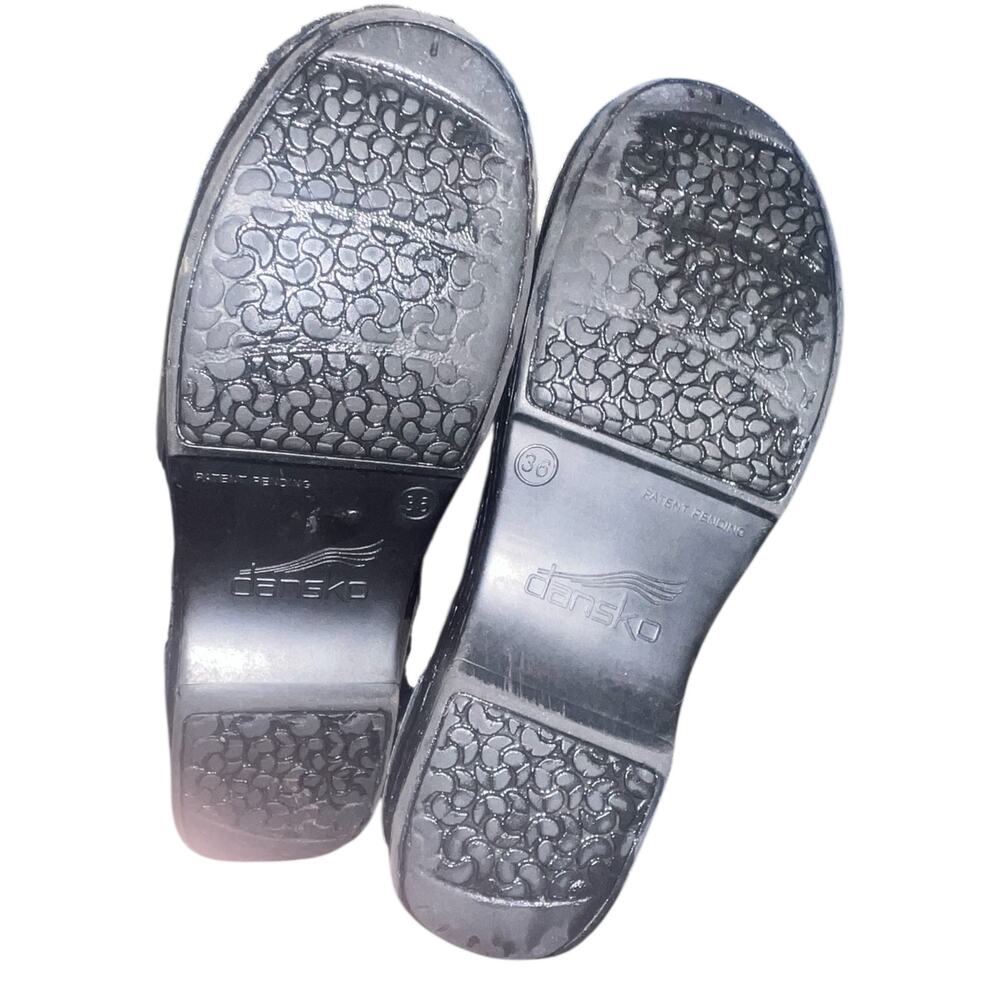 Dansko Wildflower Clog- size 36 (size 6) Comfortable & lightweight - Picture 2 of 5